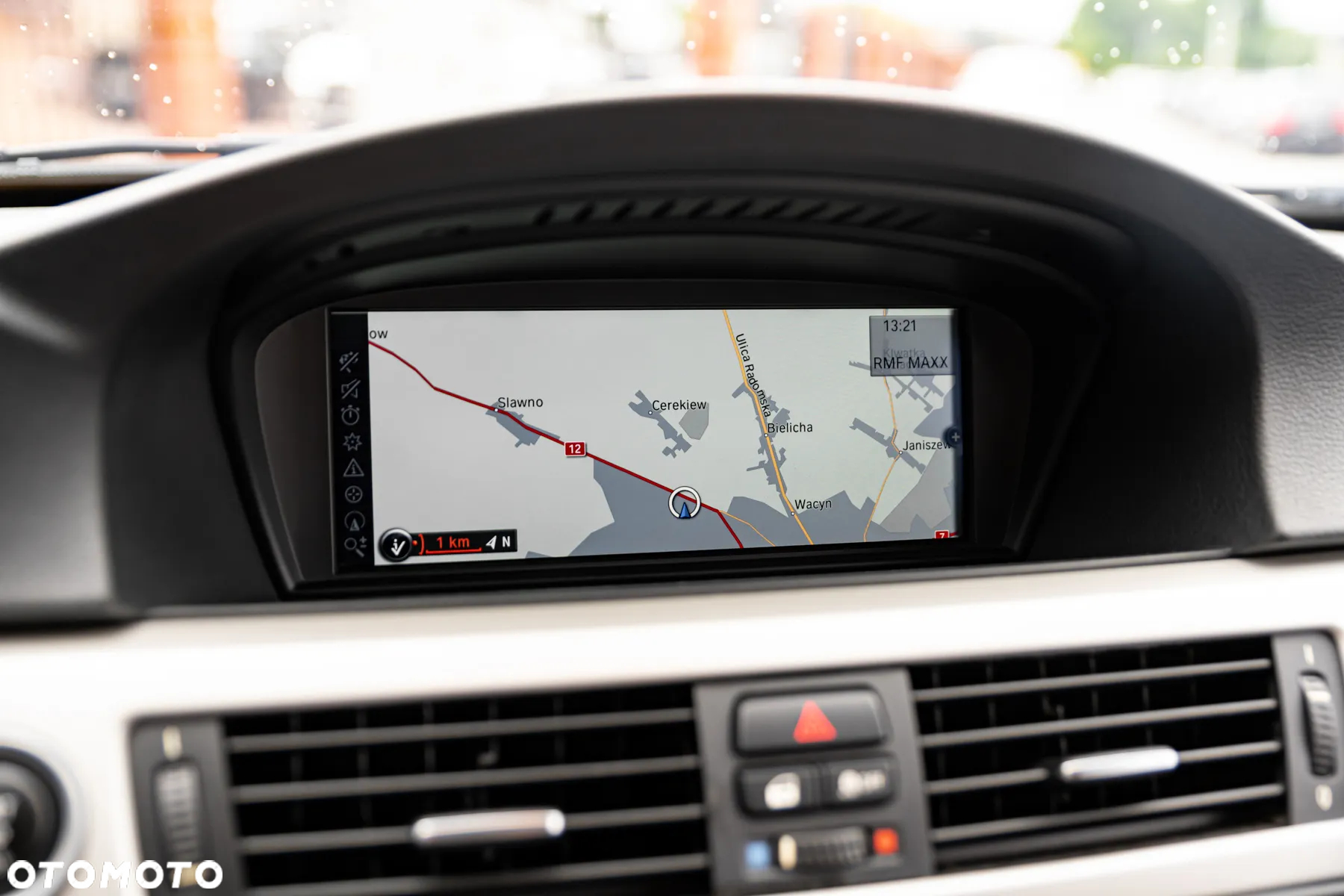 BMW Seria 3 325i xDrive Touring Edition Sport - 38