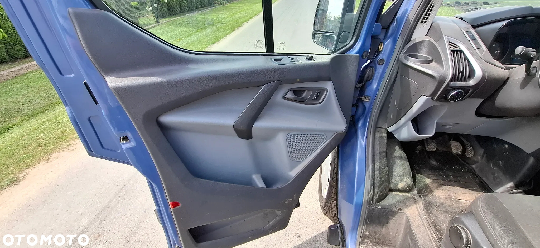Ford TRANSIT CUSTOM - 11