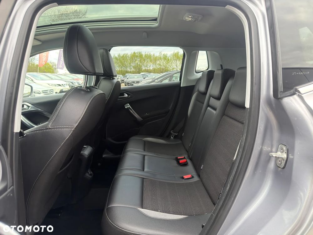 Peugeot 2008 1.2 Pure Tech GPF Allure S&S - 30