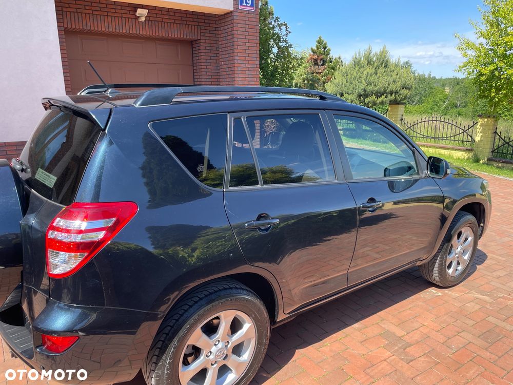 Toyota RAV4 2.0 VVT-i Premium - 11