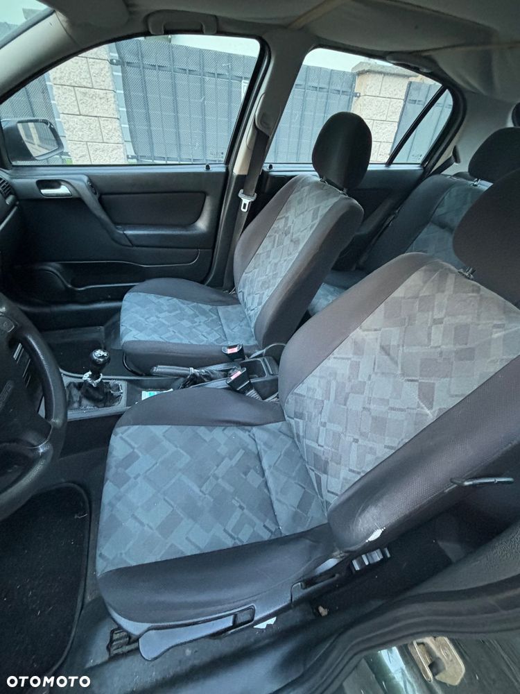 Opel Astra II Cabrio 1.6 - 6