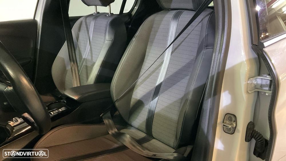 Peugeot e-208 50 kWh Allure - 15