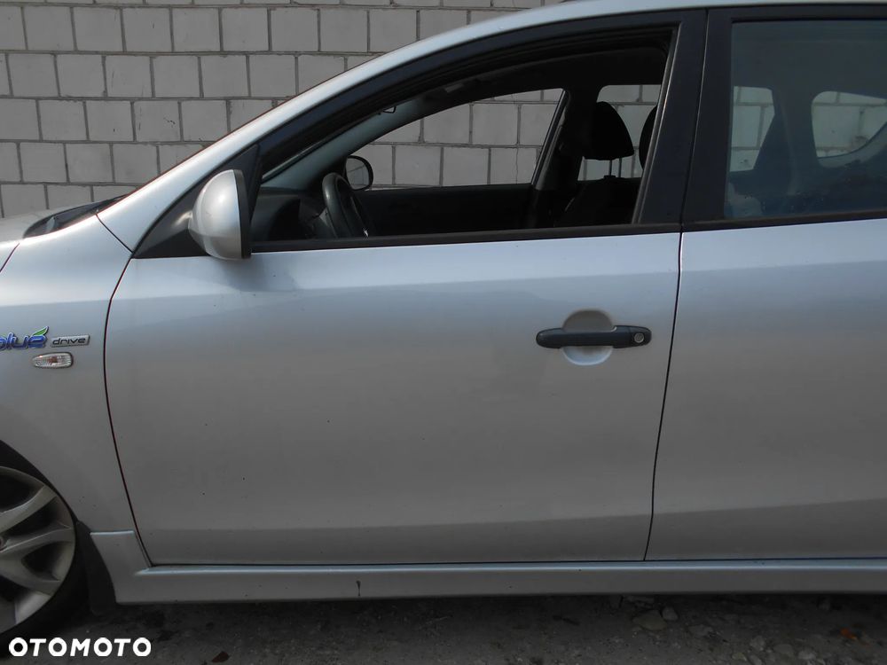 HYUNDAI I30 1.6 CRDI 90KM D4FB CW KOMBI 10ROK LIFT KOD LAKIERU 2R SILNIK SKRZYNIA BIEGOW MASKA BLOTNIK ZDERZAK LUSTERKO ZAWIESZENIE WSPOMAGANIE ELEKTRYCZNE TURBINA WTRYSKI ALTERNATOR ROZRUSZNIK KOMPRESOR KLIMATYZACJI FOTEL PODSUFITKA - 9