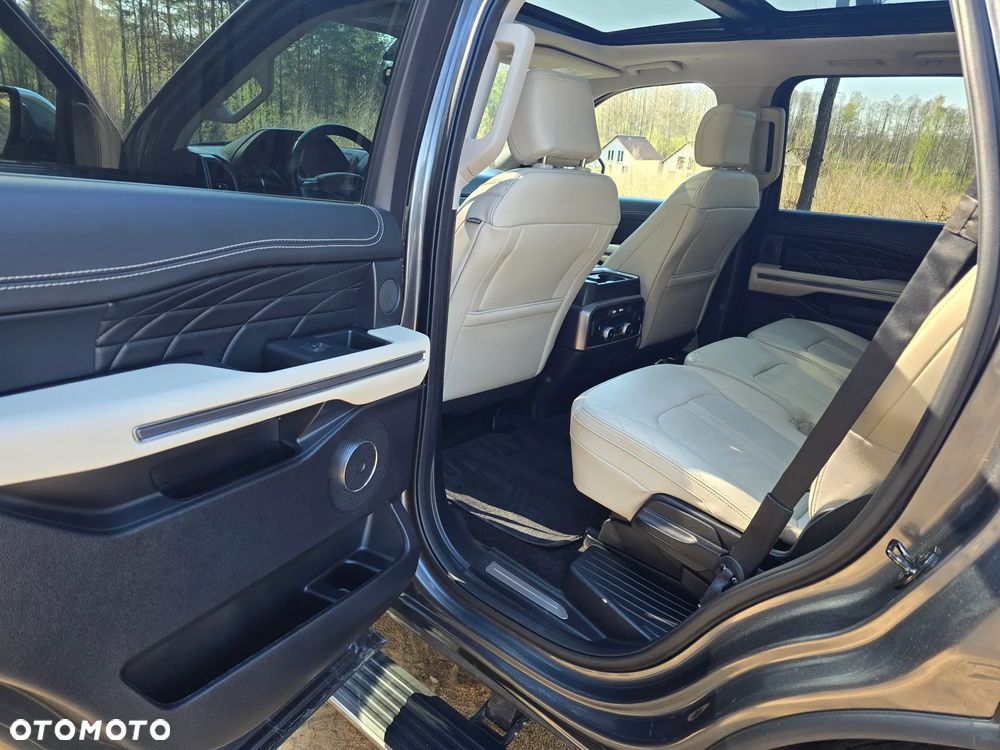 Ford Expedition - 25