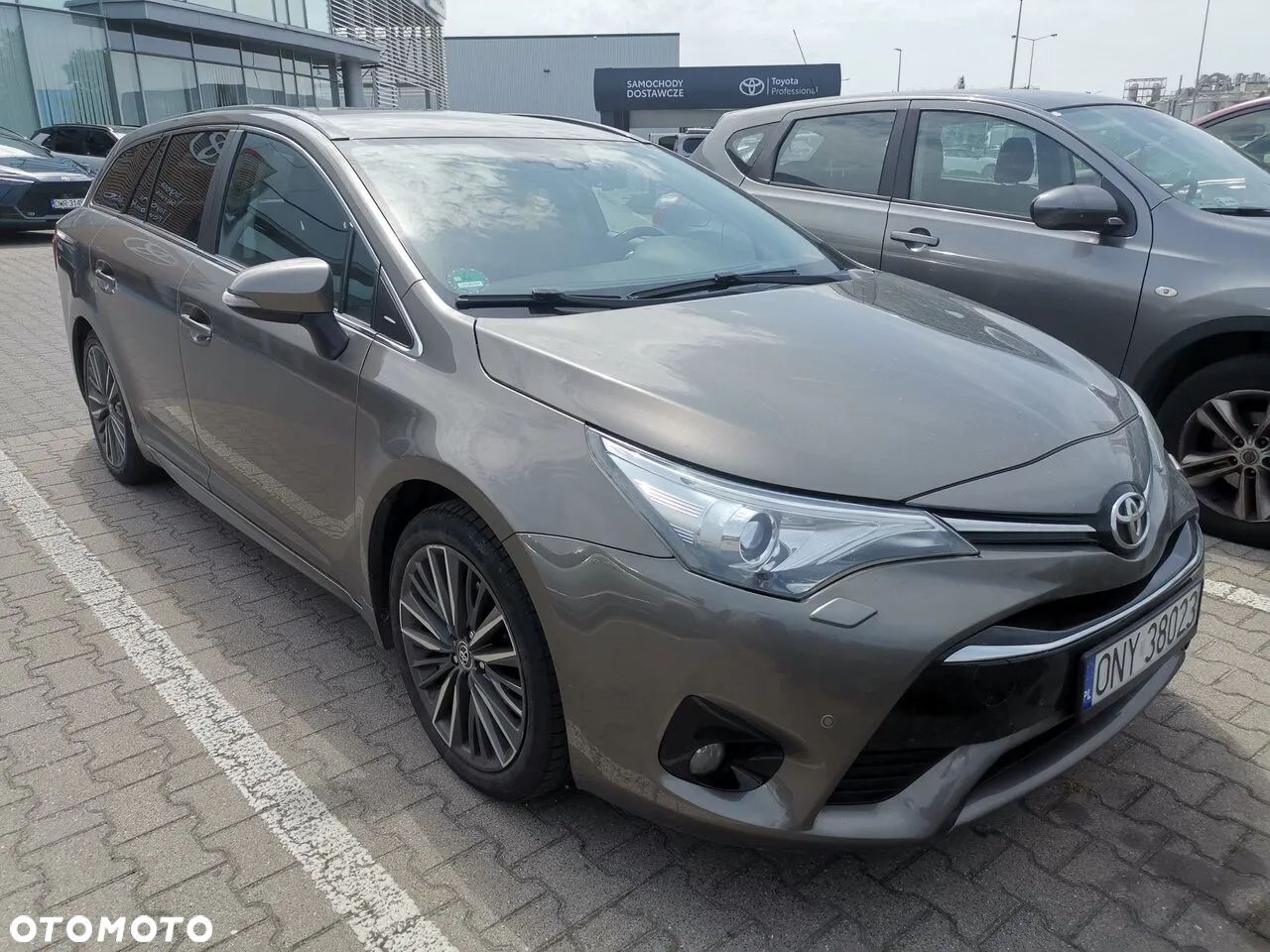 Toyota Avensis 1.8 Prestige - 1