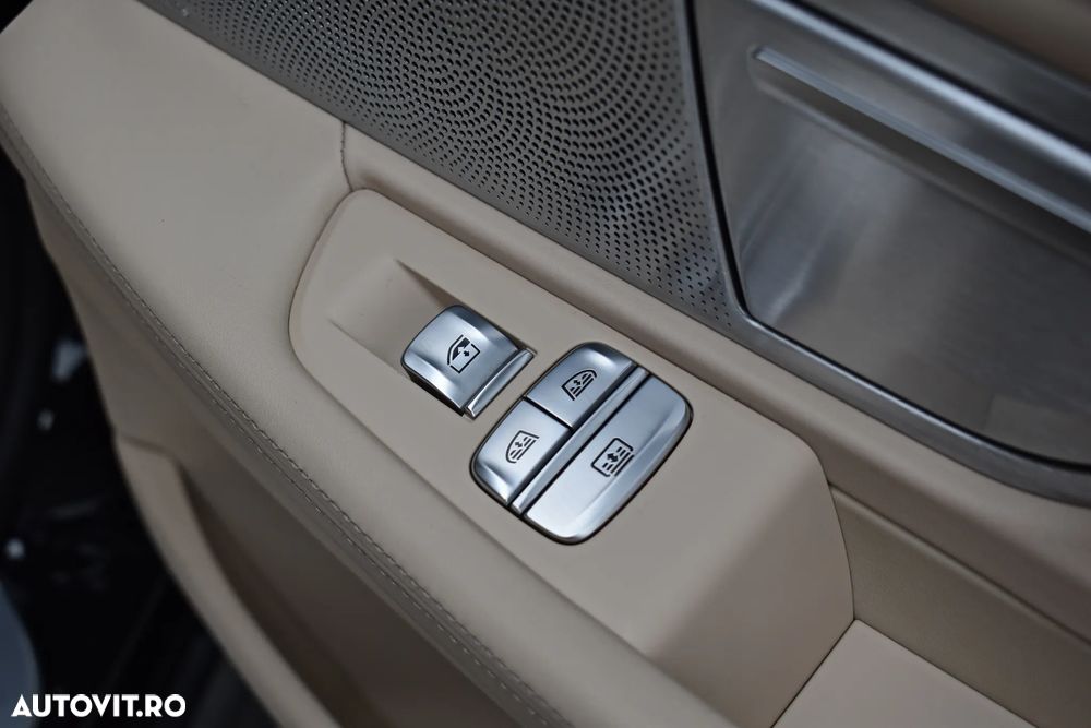 BMW Seria 7 745e - 35