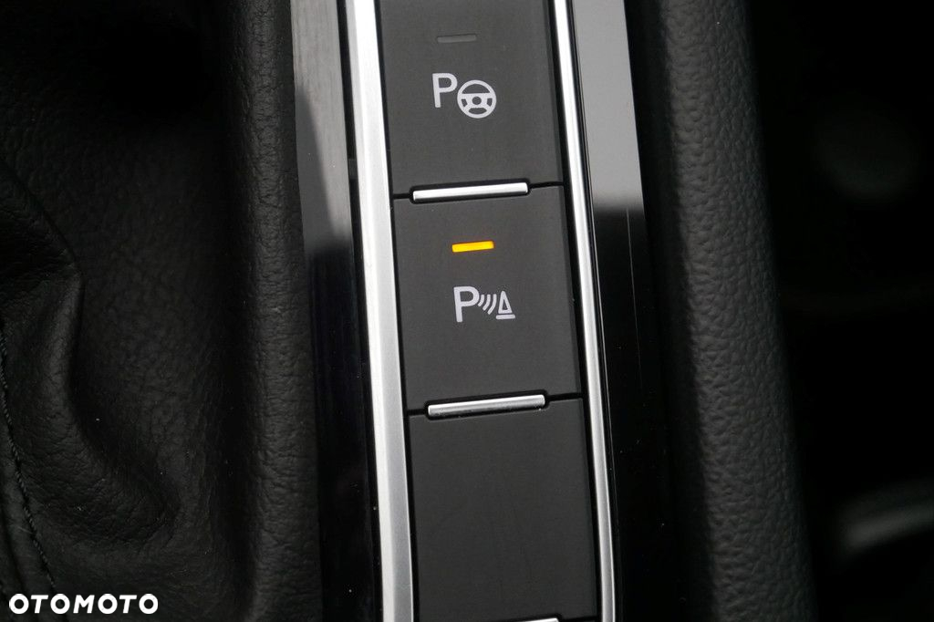 Volkswagen Passat 2.0 TSI Business DSG - 19