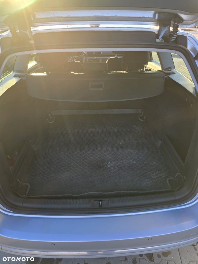 Volkswagen Passat 1.6 TDI Comfortline - 8