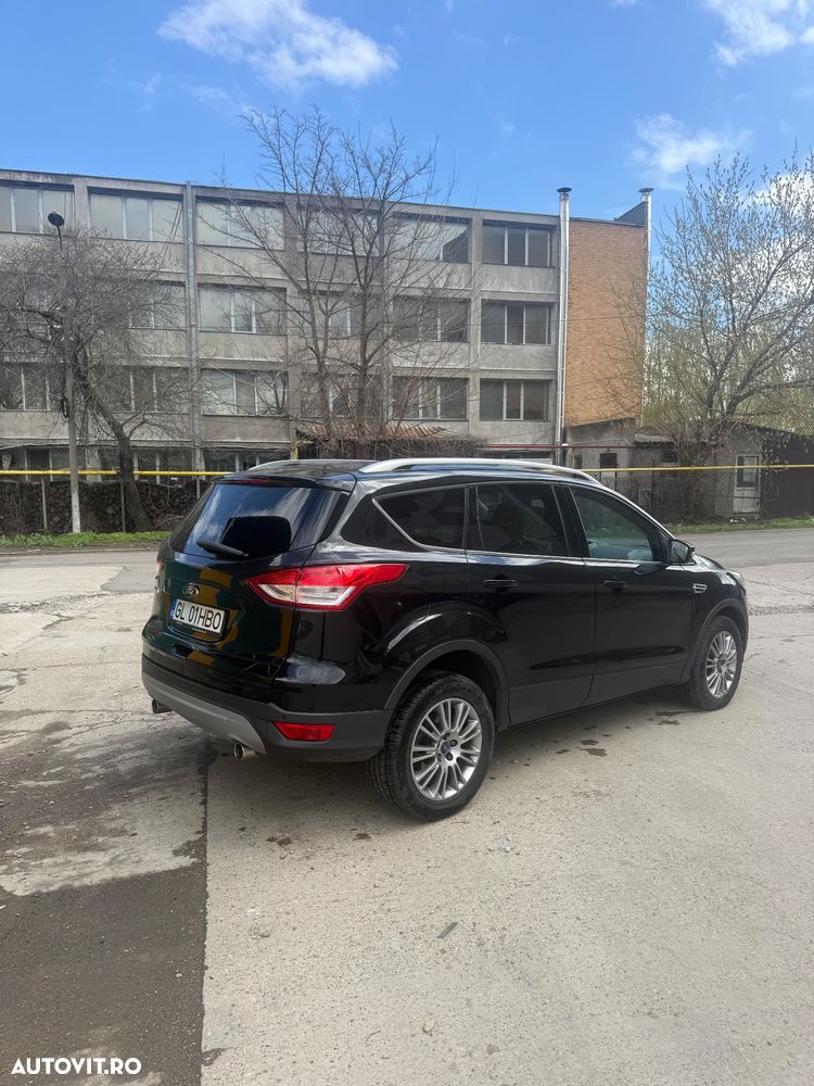 Ford Kuga 2.0 TDCi Powershift 4WD Titanium - 4