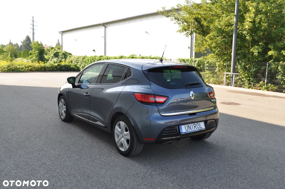 Renault Clio - 10