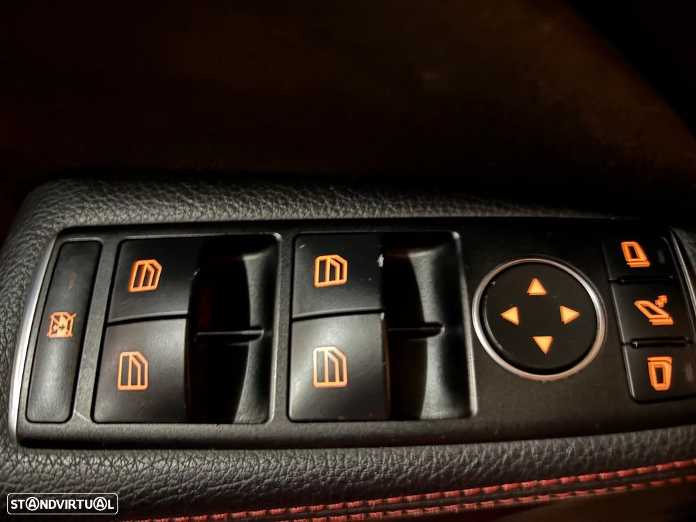 BMW 116 d Pack Desportivo M Auto - 8