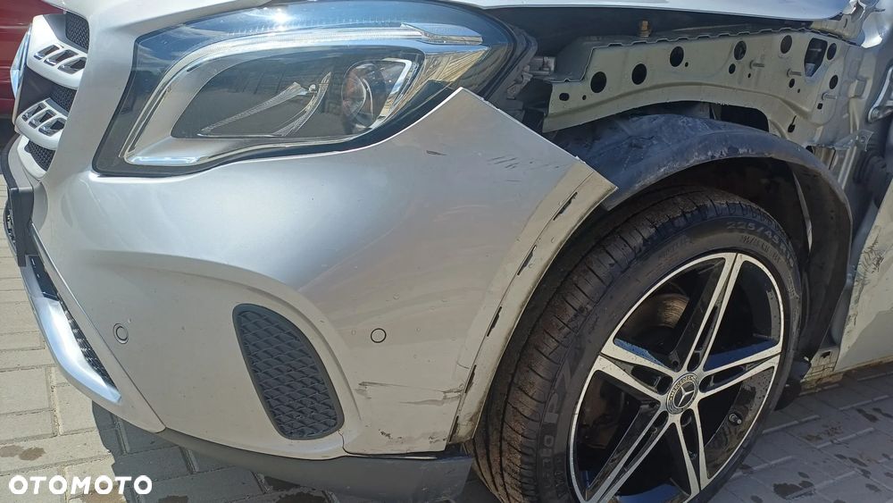 Mercedes-Benz GLA 220 d 4Matic 7G-DCT StreetStyle - 6