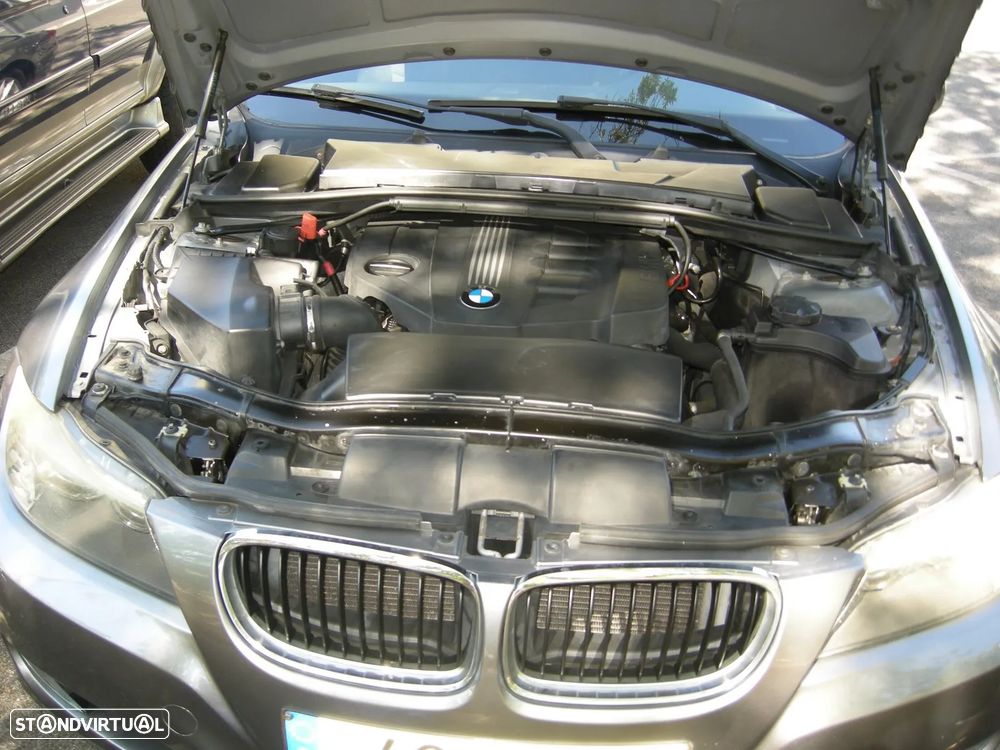 BMW 318 d - 13