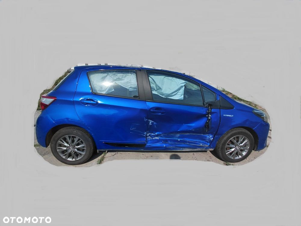 Toyota Yaris Hybrid 100 Premium - 2