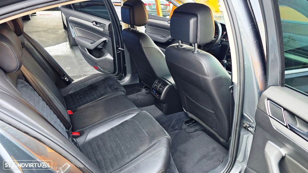 VW Passat 2.0 TDI Highline - 12