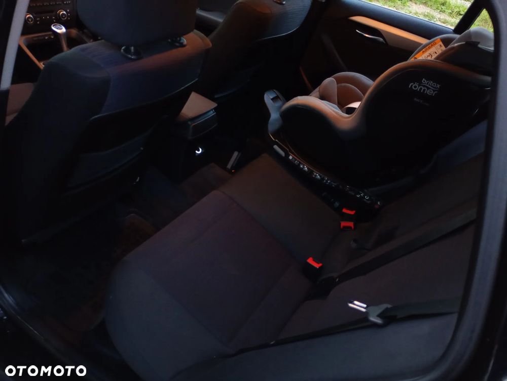 BMW X1 xDrive18d xLine - 10