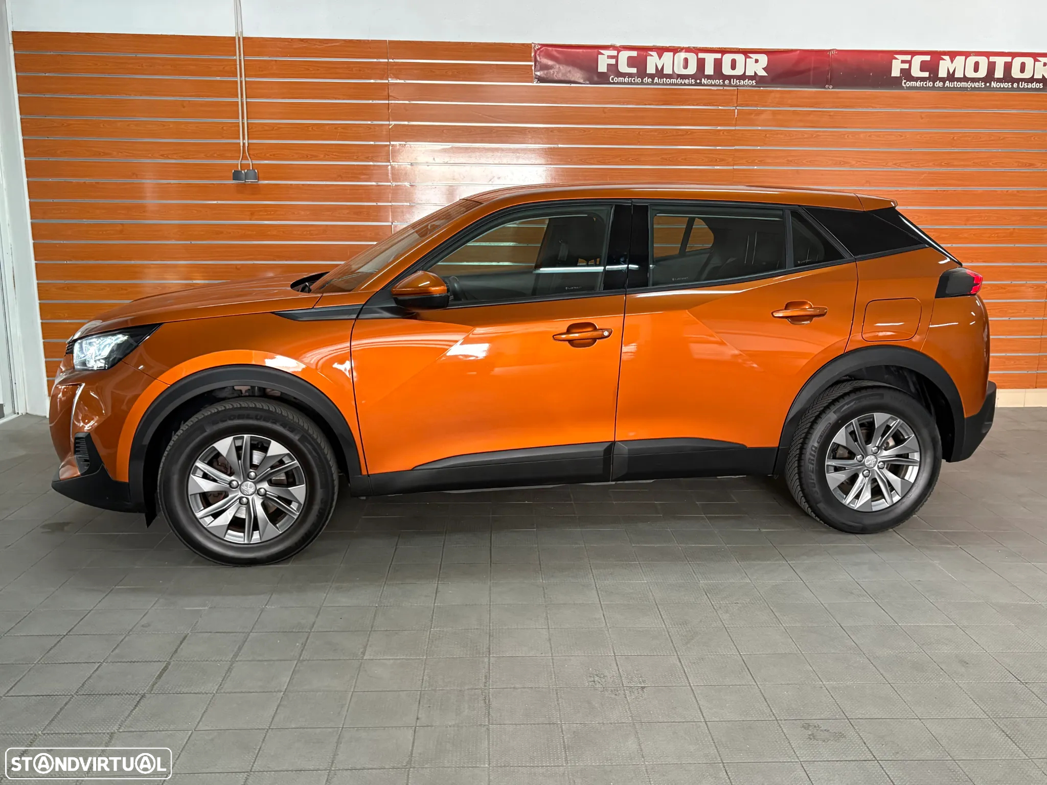 Peugeot 2008 PureTech 130 EAT8 Allure - 4