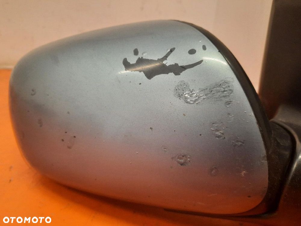 TOYOTA COROLLA  E12 01-04 LUSTERKO PRAWE ZEWNĘTRZNE E11015440 8Q3 - 2