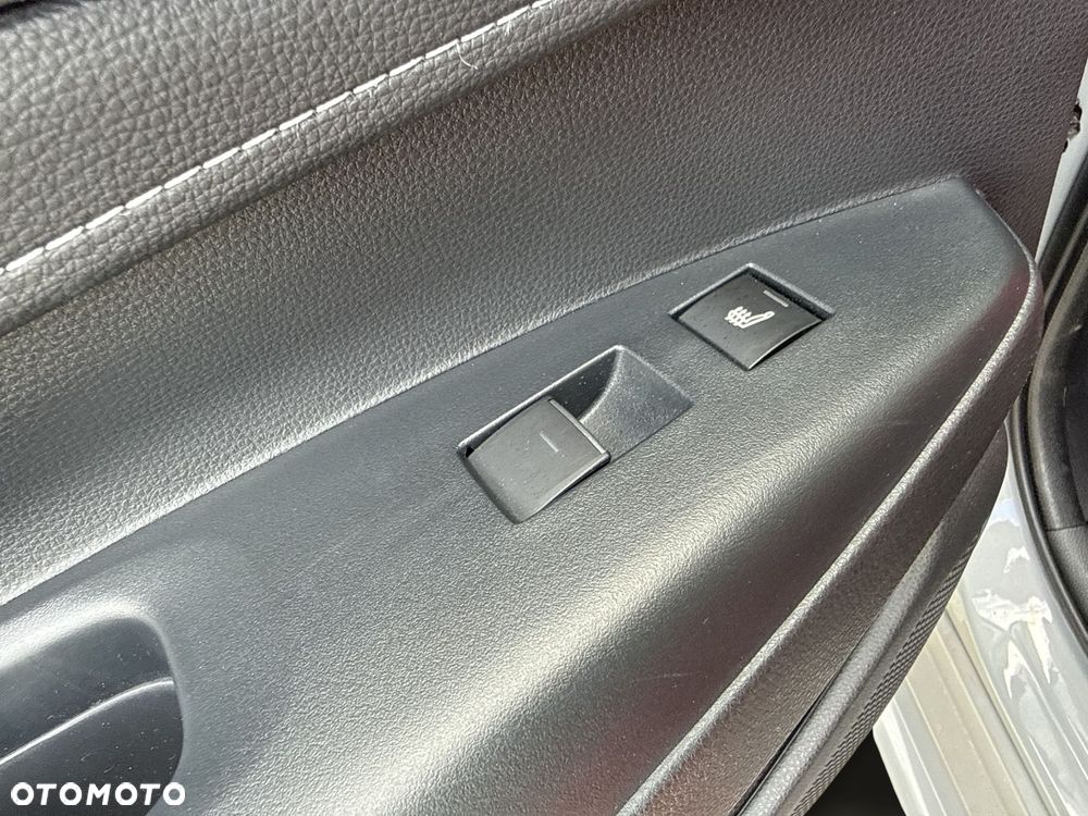 Toyota Corolla - 25