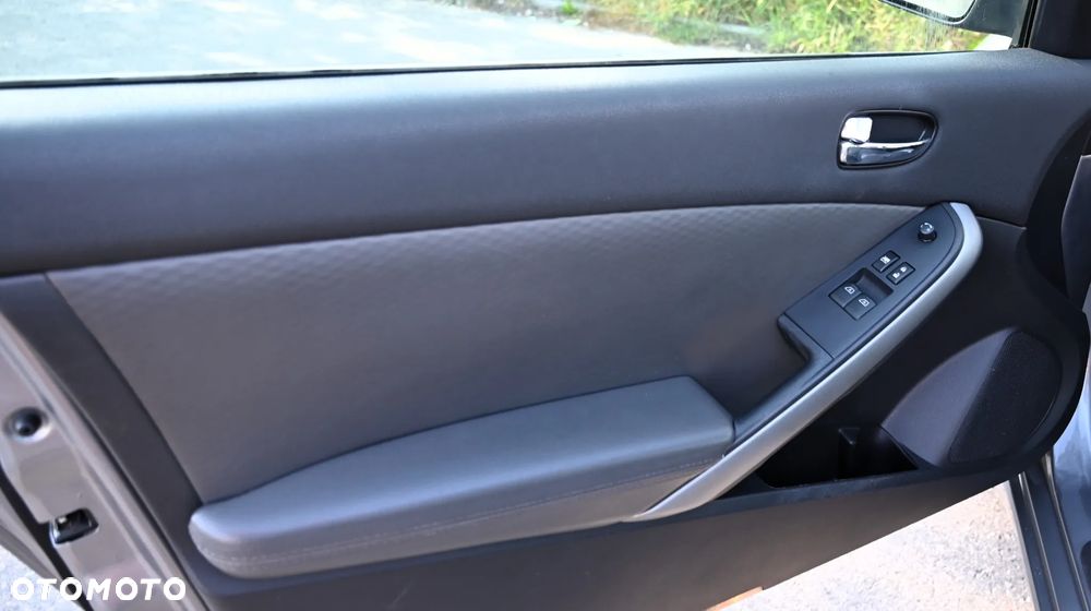 Nissan Altima - 34