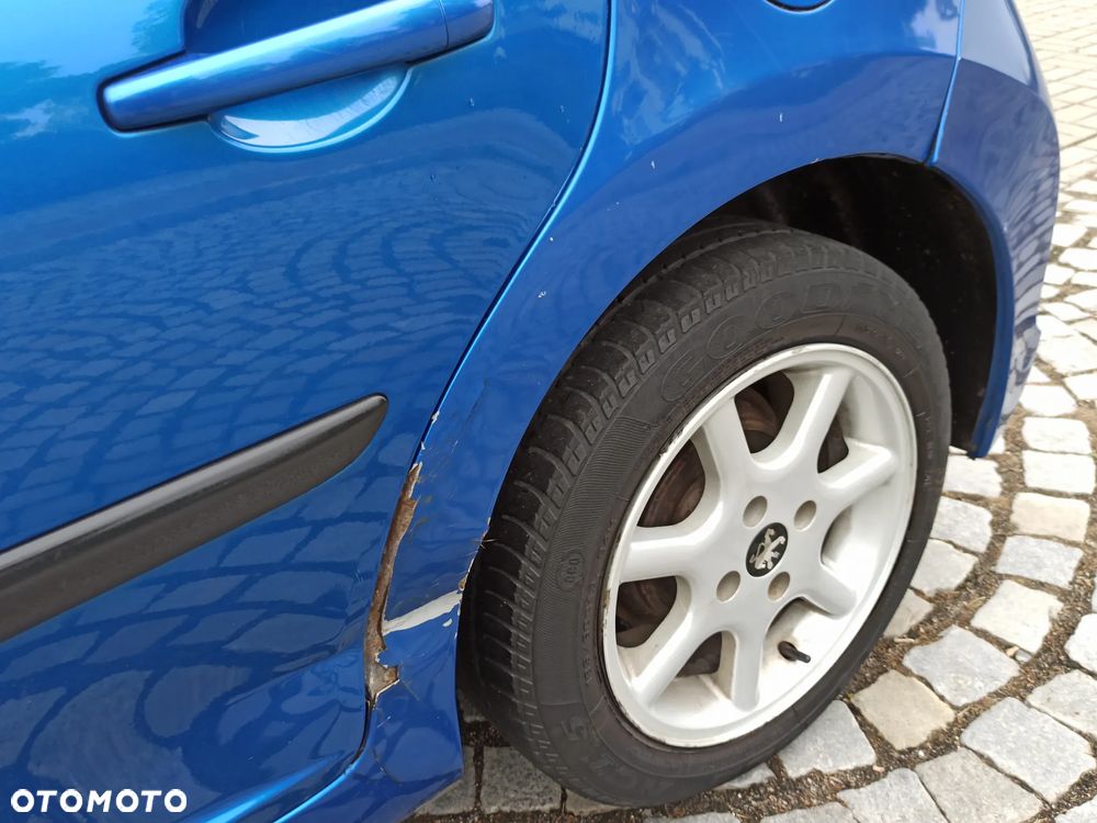 Peugeot 207 1.4 HDi Presence - 10
