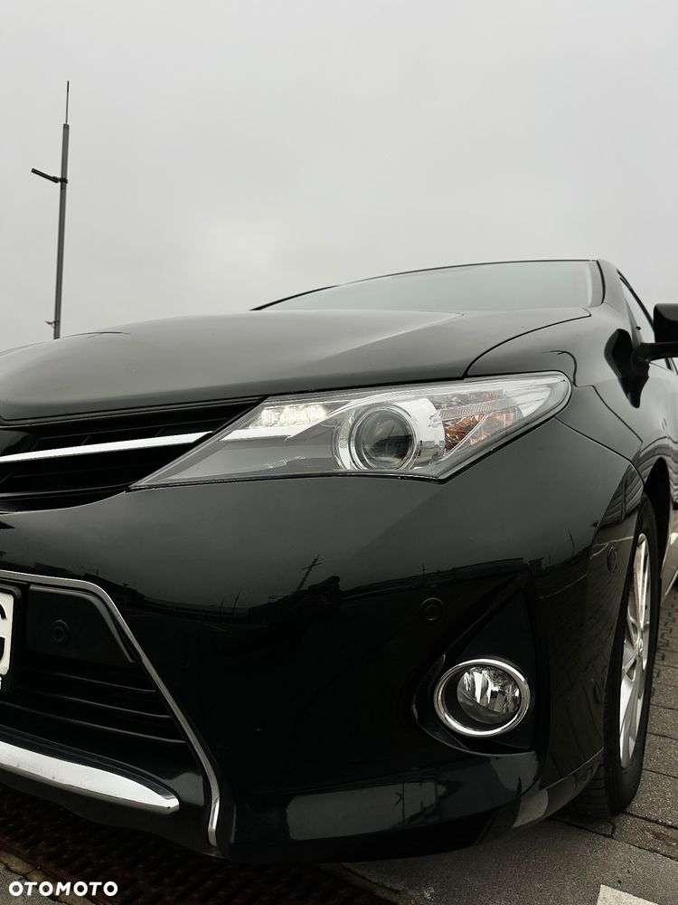 Toyota Auris 1.6 Premium - 25