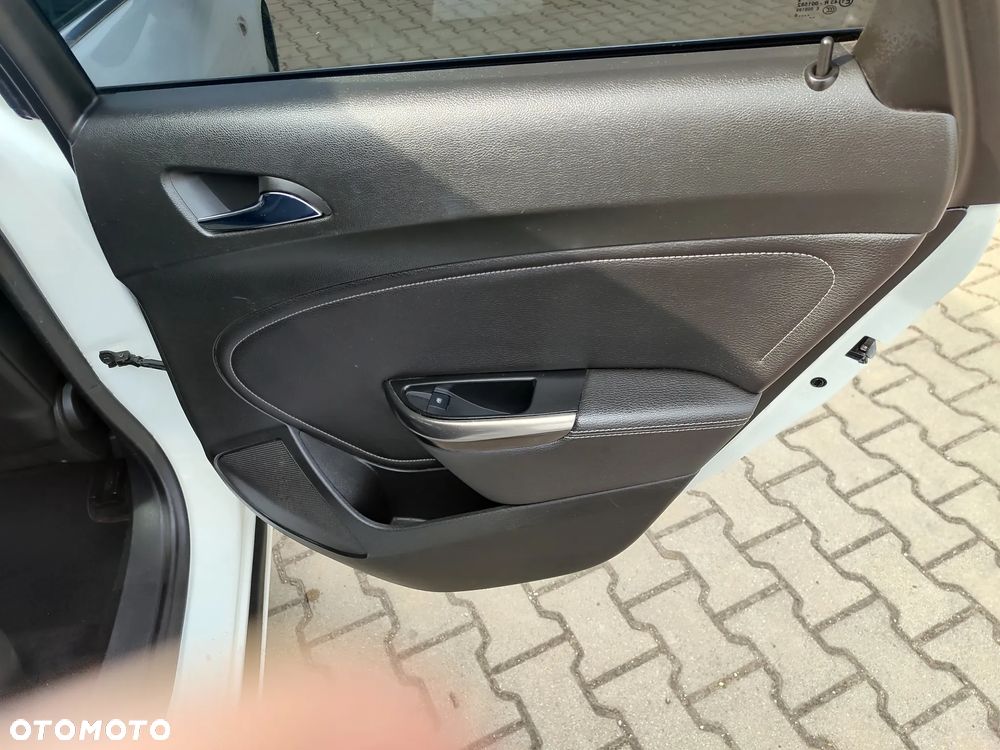 Opel Astra 1.7 CDTI - 17