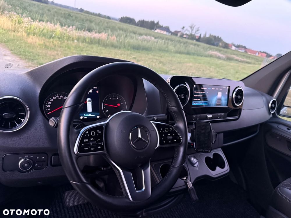 Mercedes-Benz Sprinter - 33