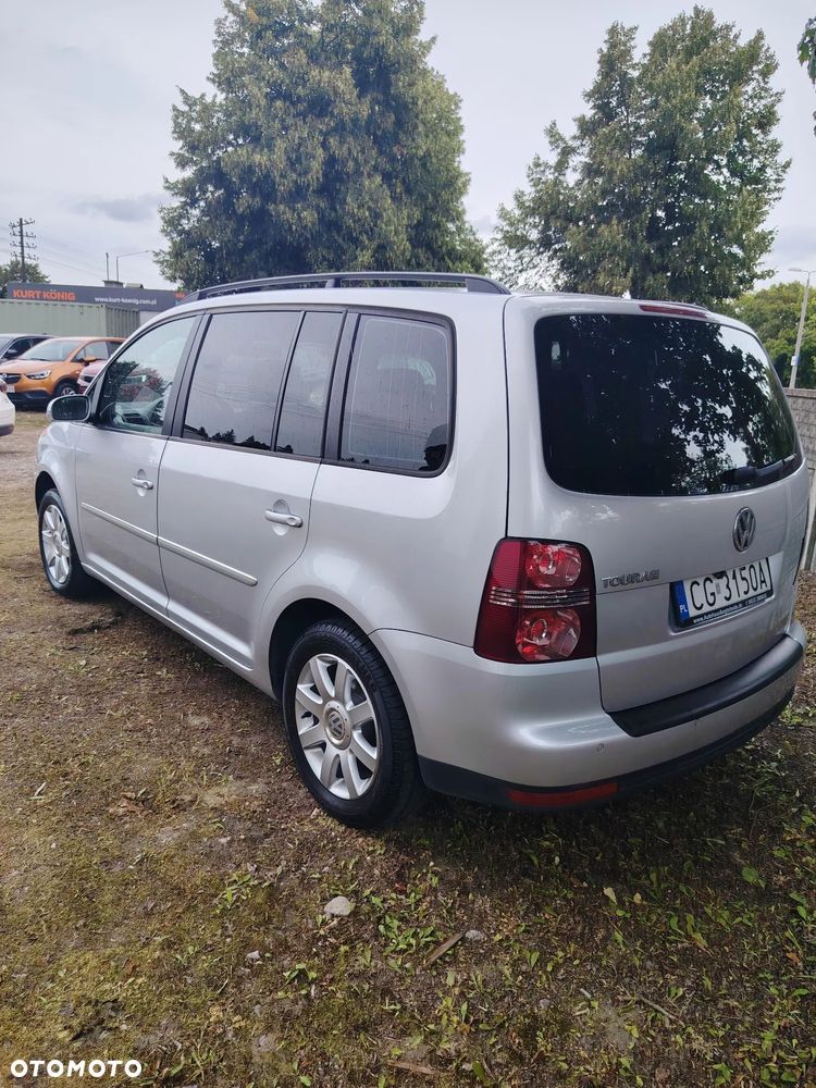 Volkswagen Touran 1.6 Welcome - 4