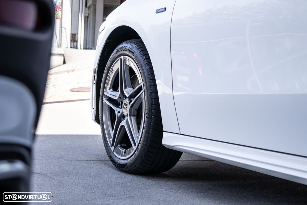Mercedes-Benz A 250 e AMG Line - 9