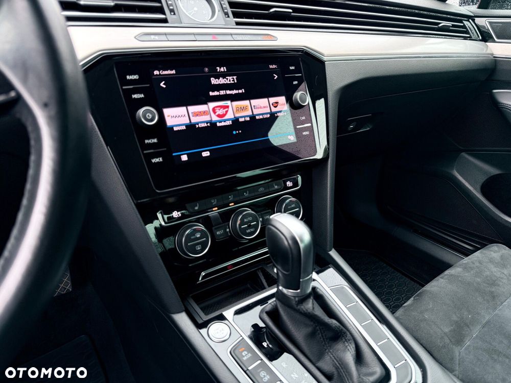 Volkswagen Passat - 12