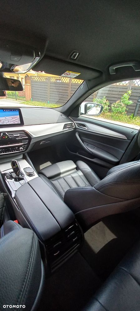 BMW Seria 5 520d M Sport - 17