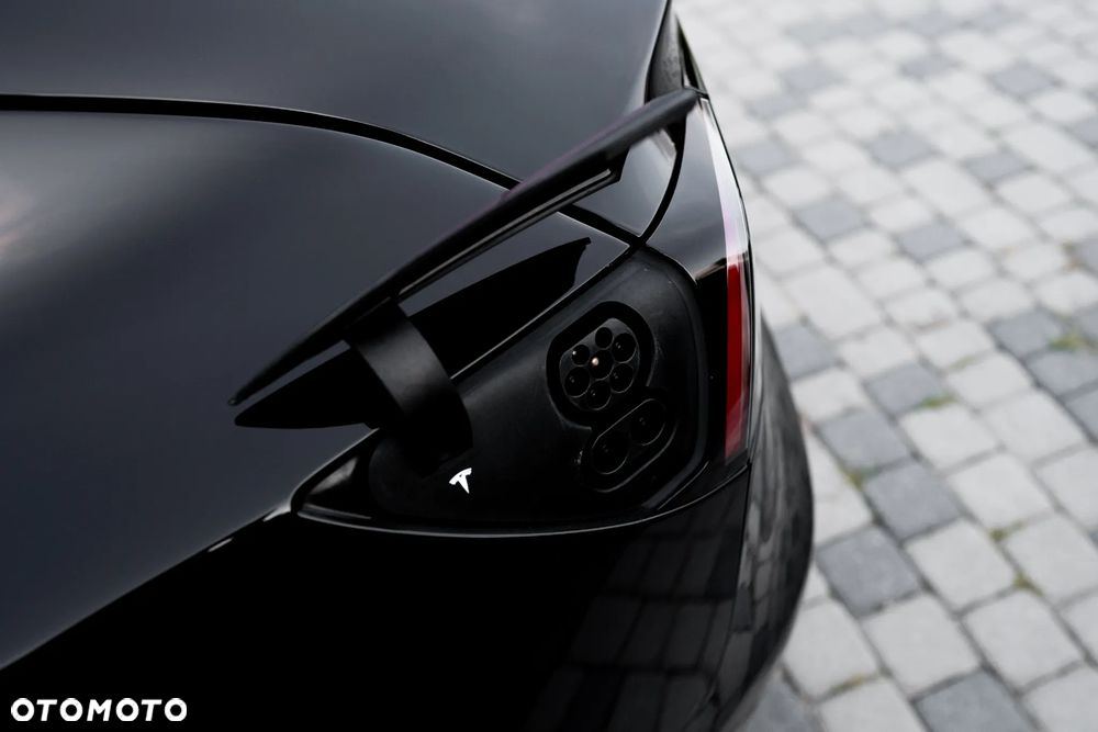 Tesla Model 3 - 34