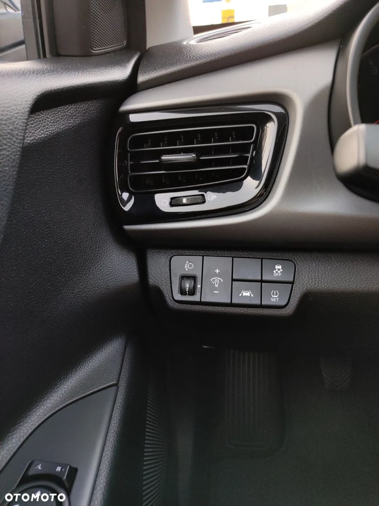 Kia Rio - 29
