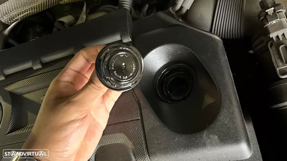 VW Passat 1.6 TDI Highline - 16