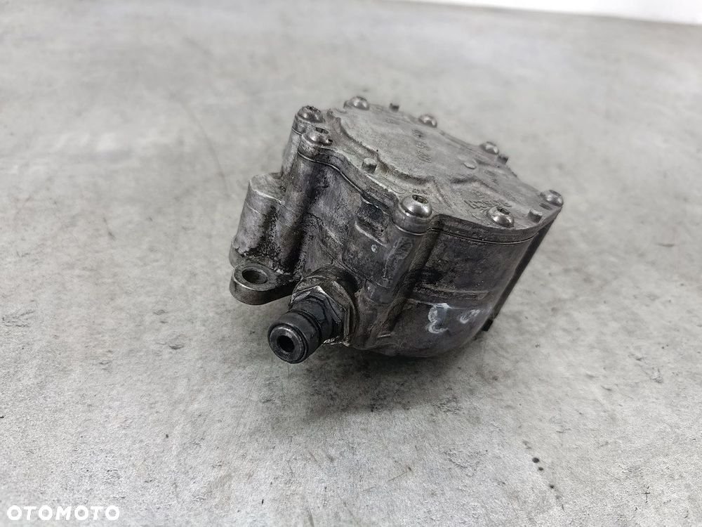 POMPA VACUM VW TOURAN I 038145209C BOSCH 1.9 TDI - 4