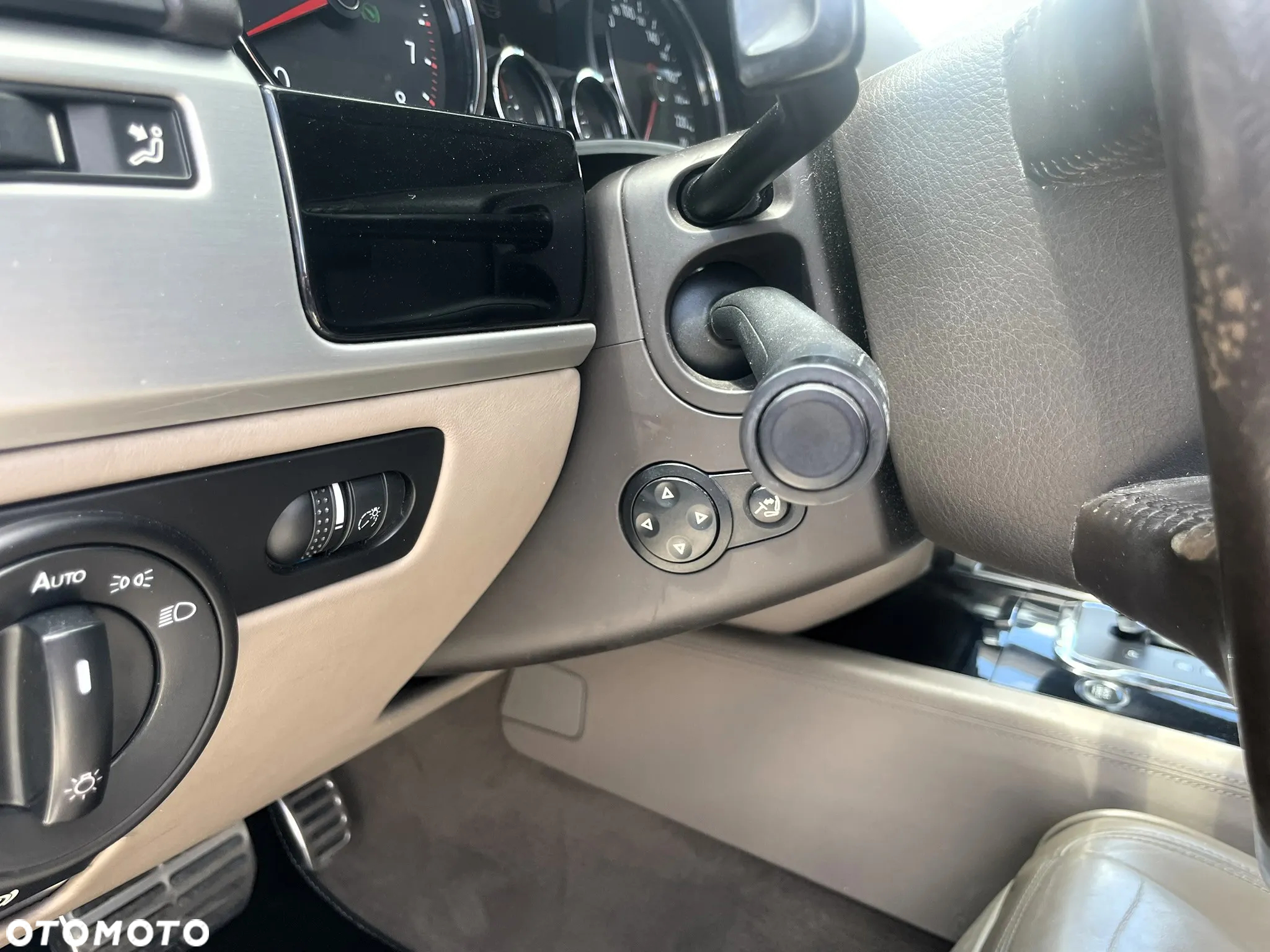 Volkswagen Touareg 4.2 V8 Automatik Individual - 18