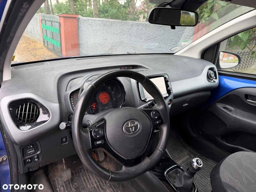 Toyota Aygo x-clusive Style Selection - 11