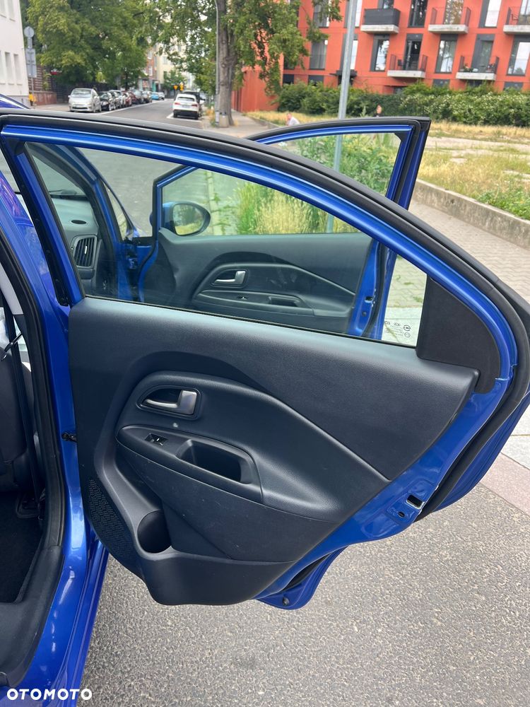 Kia Rio - 28