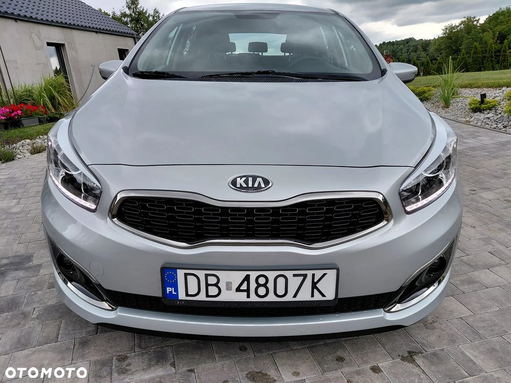 Kia Ceed 1.4 L - 6
