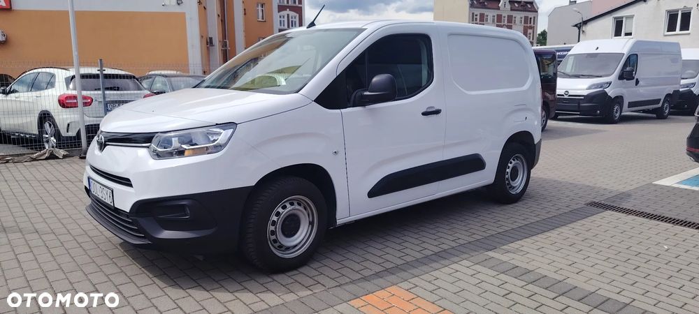Toyota Pro Ace - 2