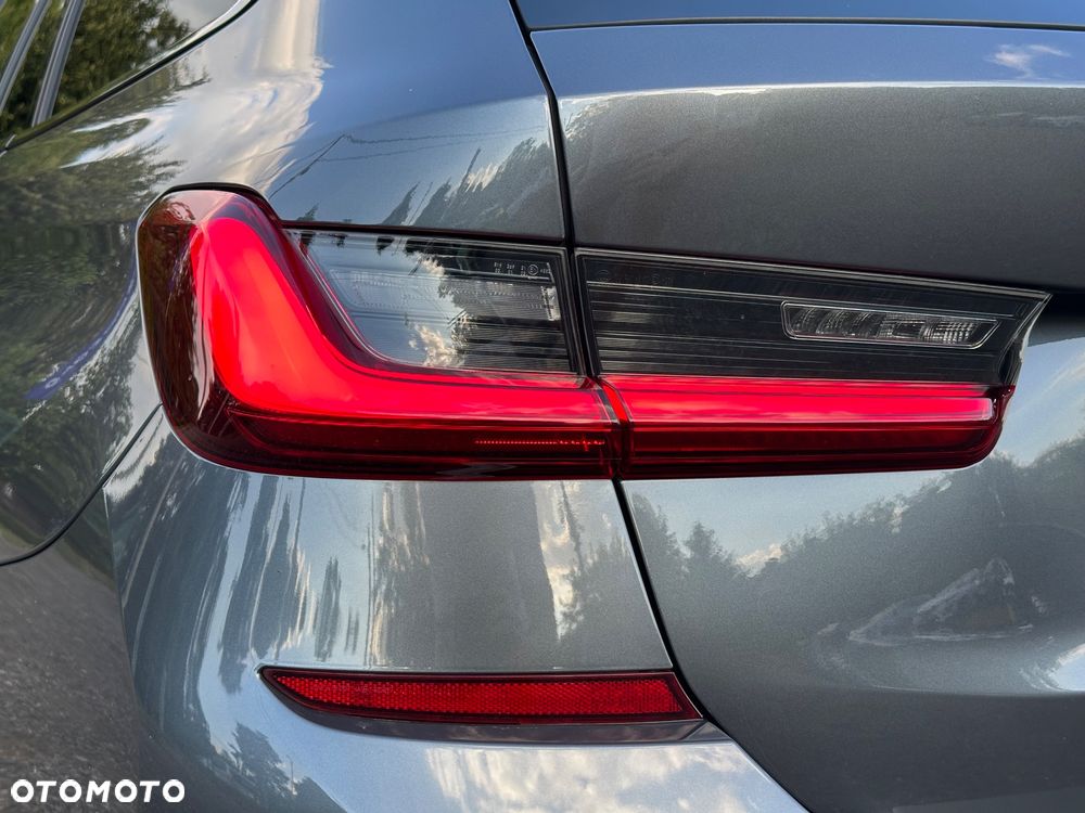 BMW Seria 3 320d M Sport Shadow - 16