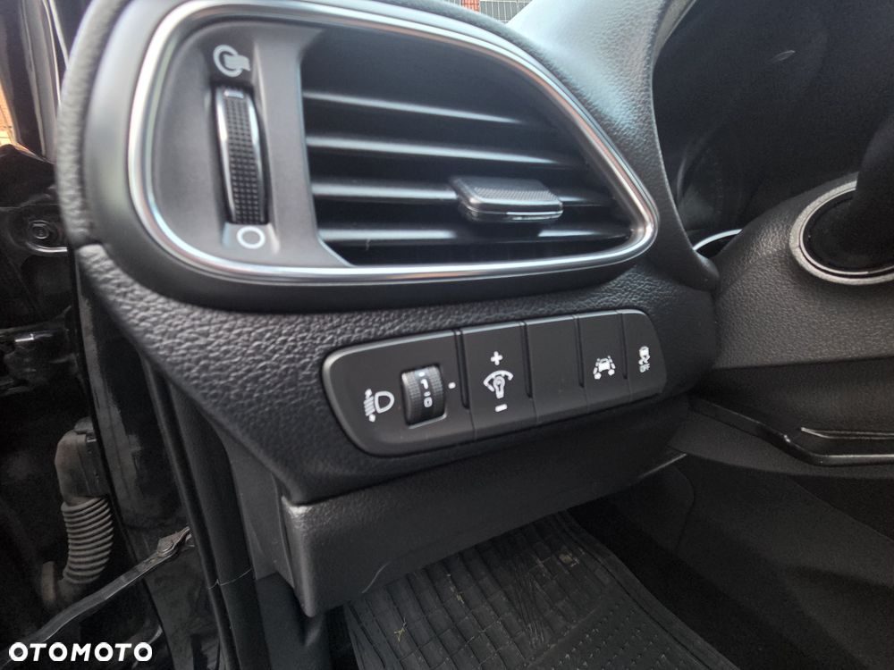Hyundai i30 - 24