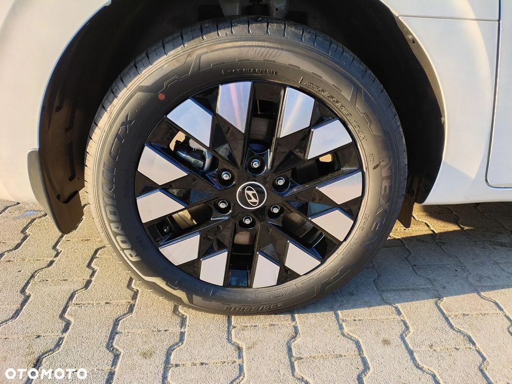 Hyundai Staria 1.6 T-GDI HEV Luxury - 19