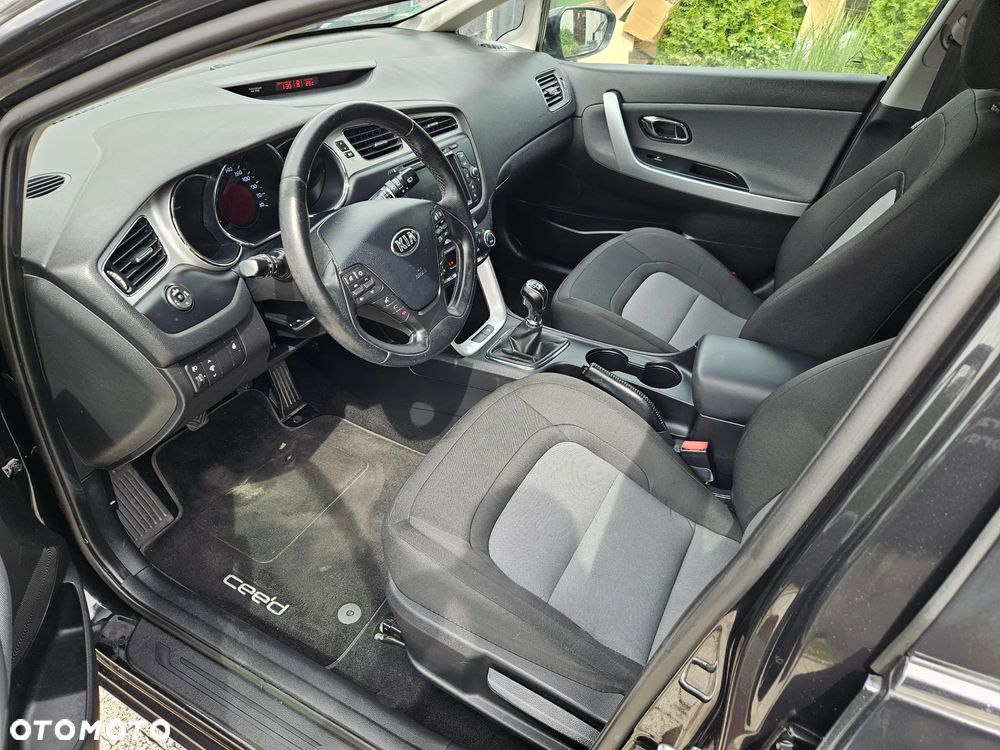 Kia Ceed 1.6 GDI Dream Team Edition - 7