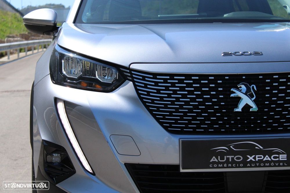 Peugeot e-2008 Allure - 10