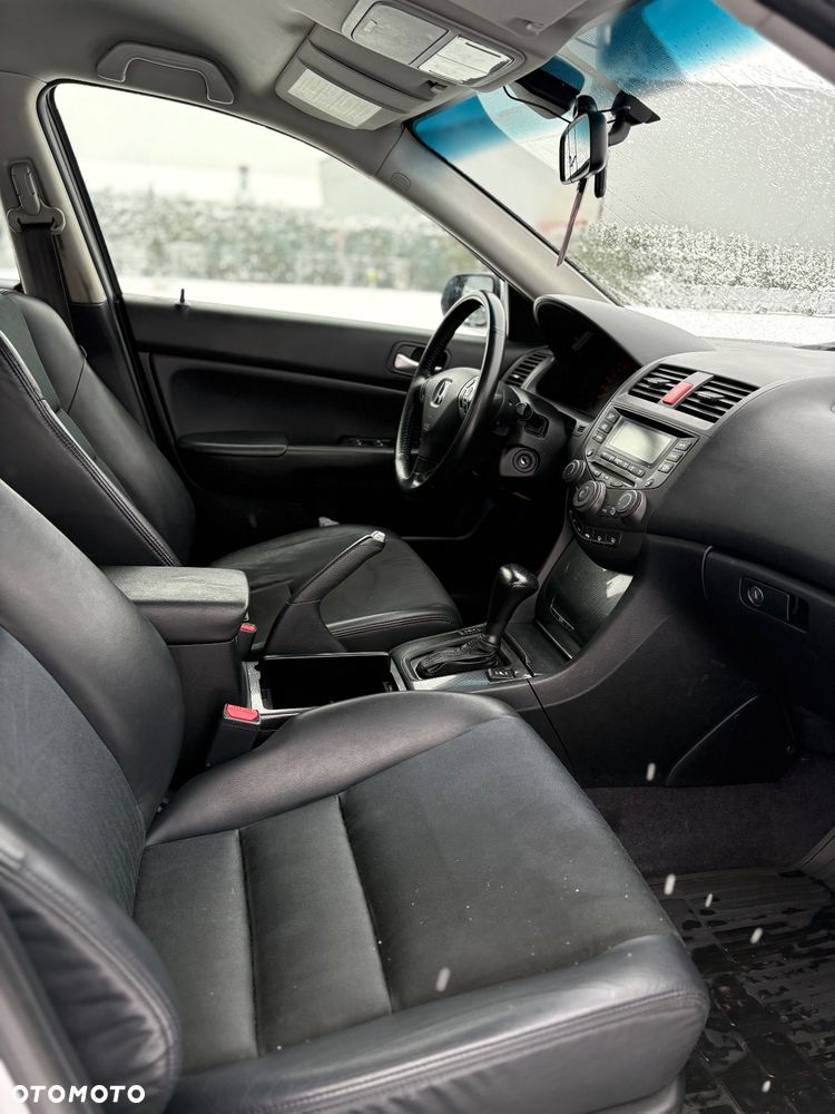 Honda Accord 2.0 Comfort - 25