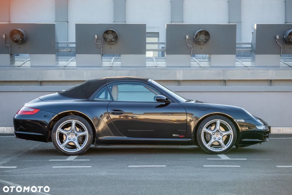 Porsche 911 Carrera - 5