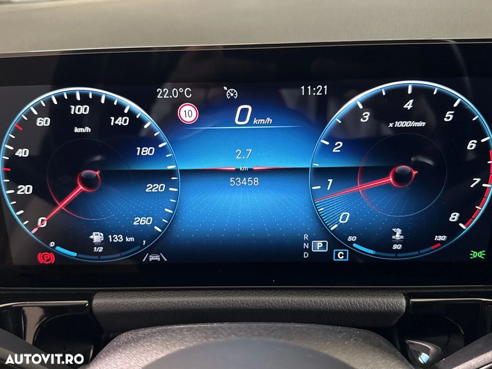 Mercedes-Benz GLA - 12