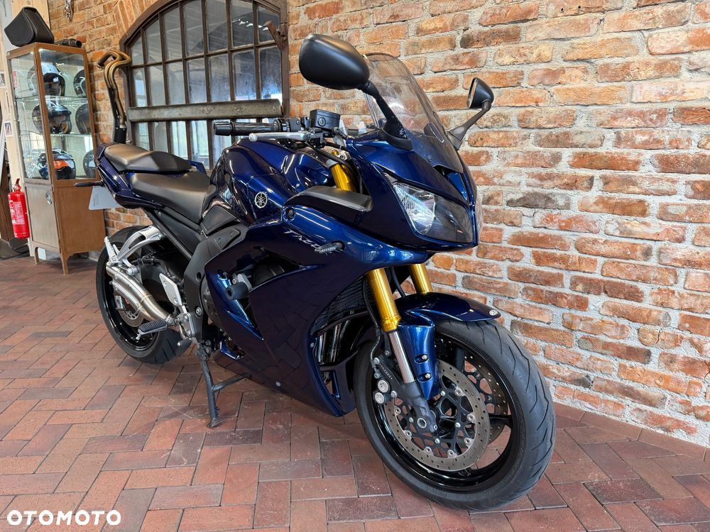 Yamaha FZ - 2
